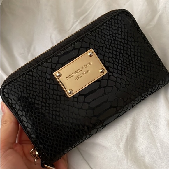 Michael Kors Handbags - I only used it one time, pay with cash only